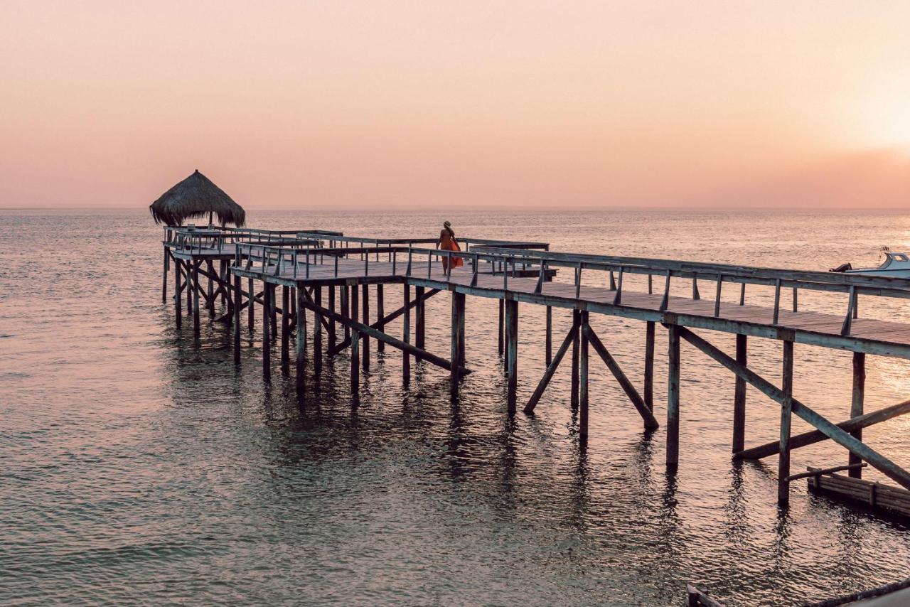 וילנקולוס Dugong Beach Lodge מראה חיצוני תמונה